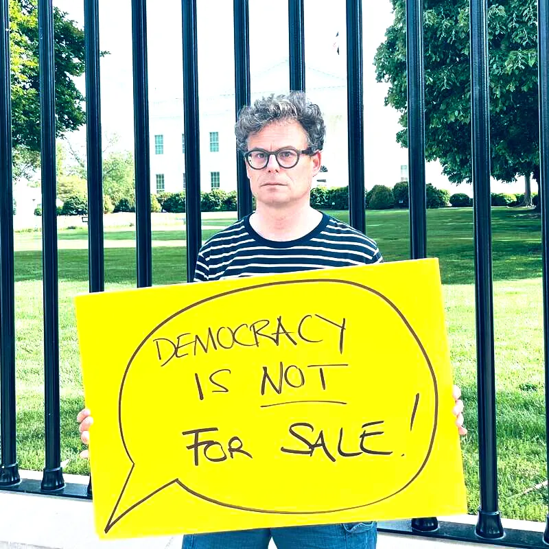 Bild zum Beitrag ««Democracy is not for sale» vor dem Weissen Haus»